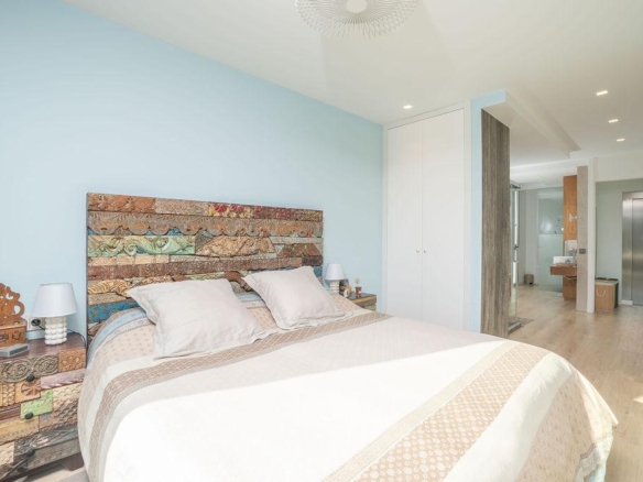 Preciosa Villa de muy buenas calidades en el centro de Albir