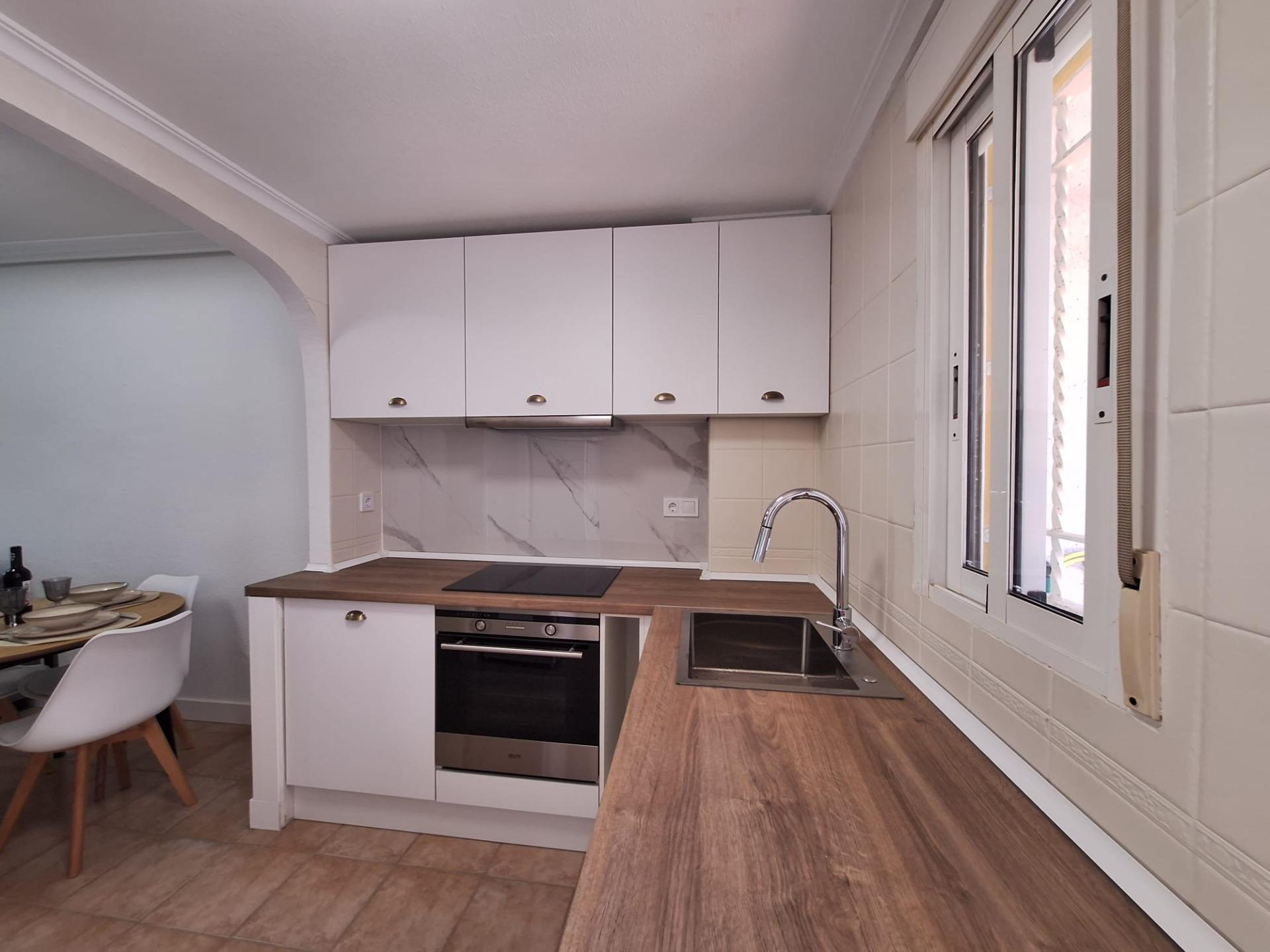Bungalow con piscina en una de las zonas más practicas de Torrevieja