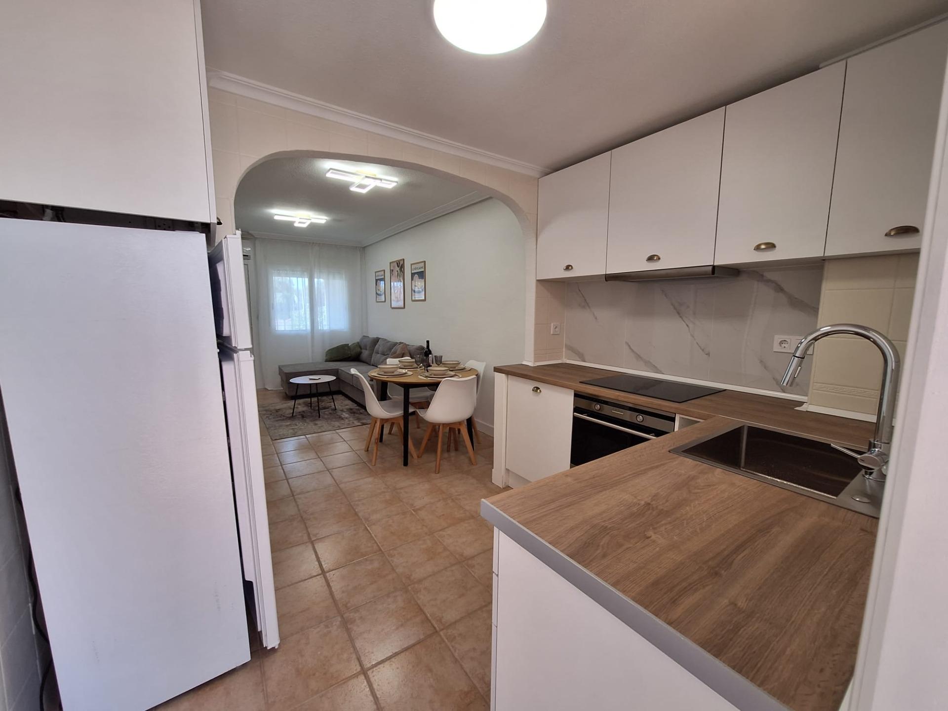 Bungalow con piscina en una de las zonas más practicas de Torrevieja