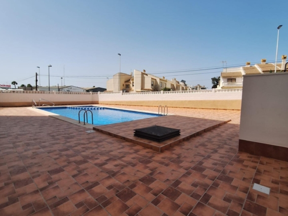 Economico renovado apartamento en Torrevieja