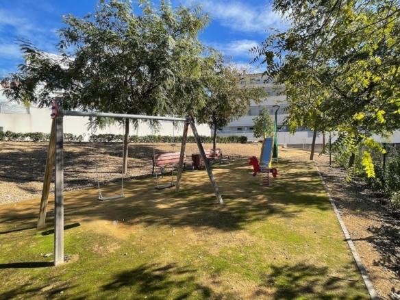 Se vende apartamento en planta baja con sótano, en urb. Sierra Cortina Finestrat