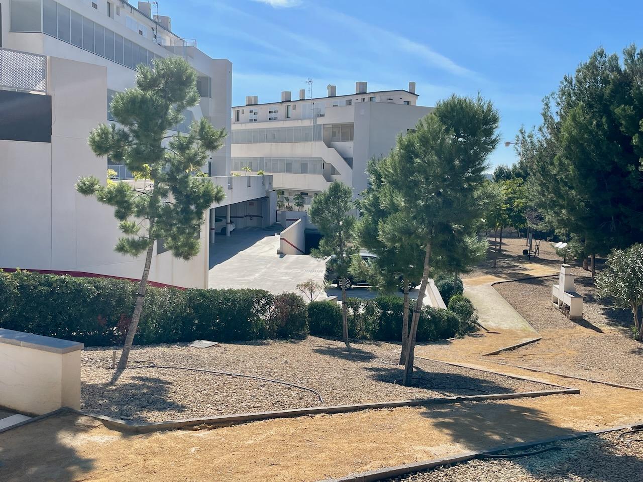 Se vende apartamento en planta baja con sótano, en urb. Sierra Cortina Finestrat
