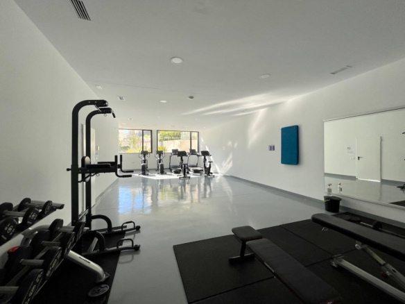 Se vende apartamento en planta baja con sótano, en urb. Sierra Cortina Finestrat