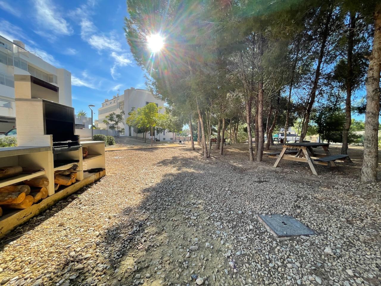 Se vende apartamento en planta baja con sótano, en urb. Sierra Cortina Finestrat
