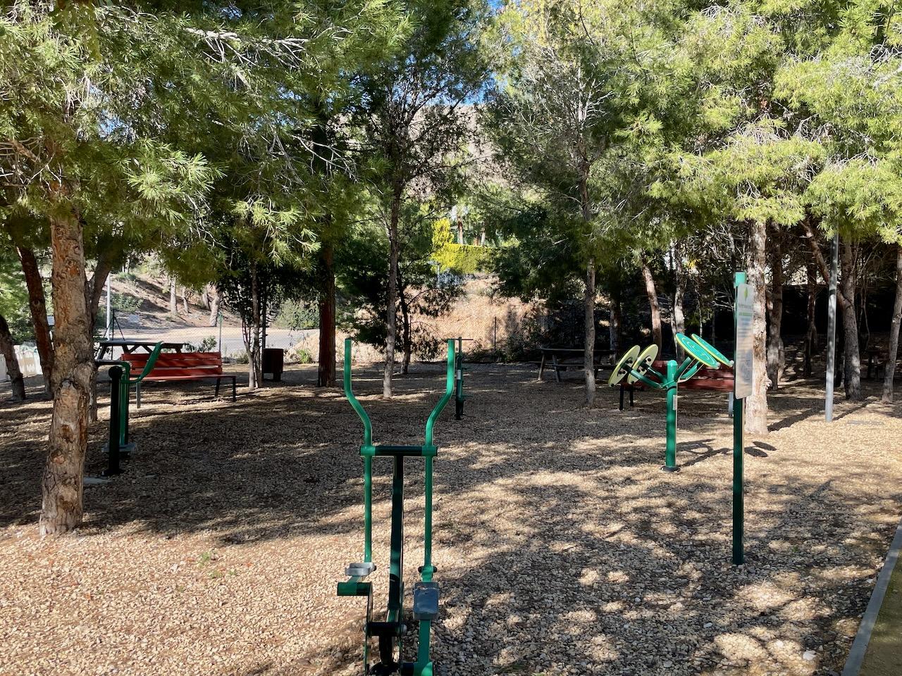Se vende apartamento en planta baja con sótano, en urb. Sierra Cortina Finestrat