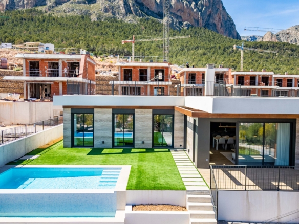 Viviendas de obra nueva con vistas panorámicas al mar