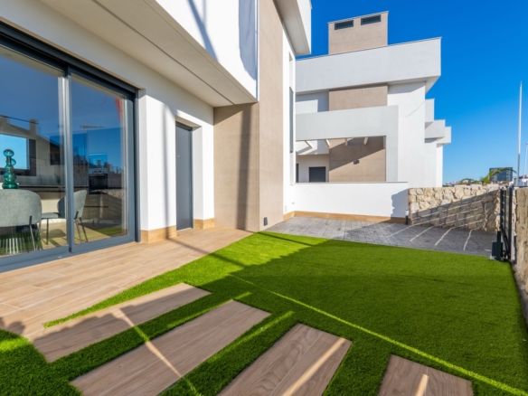 Villas de Nueva Construcción en Algorfa