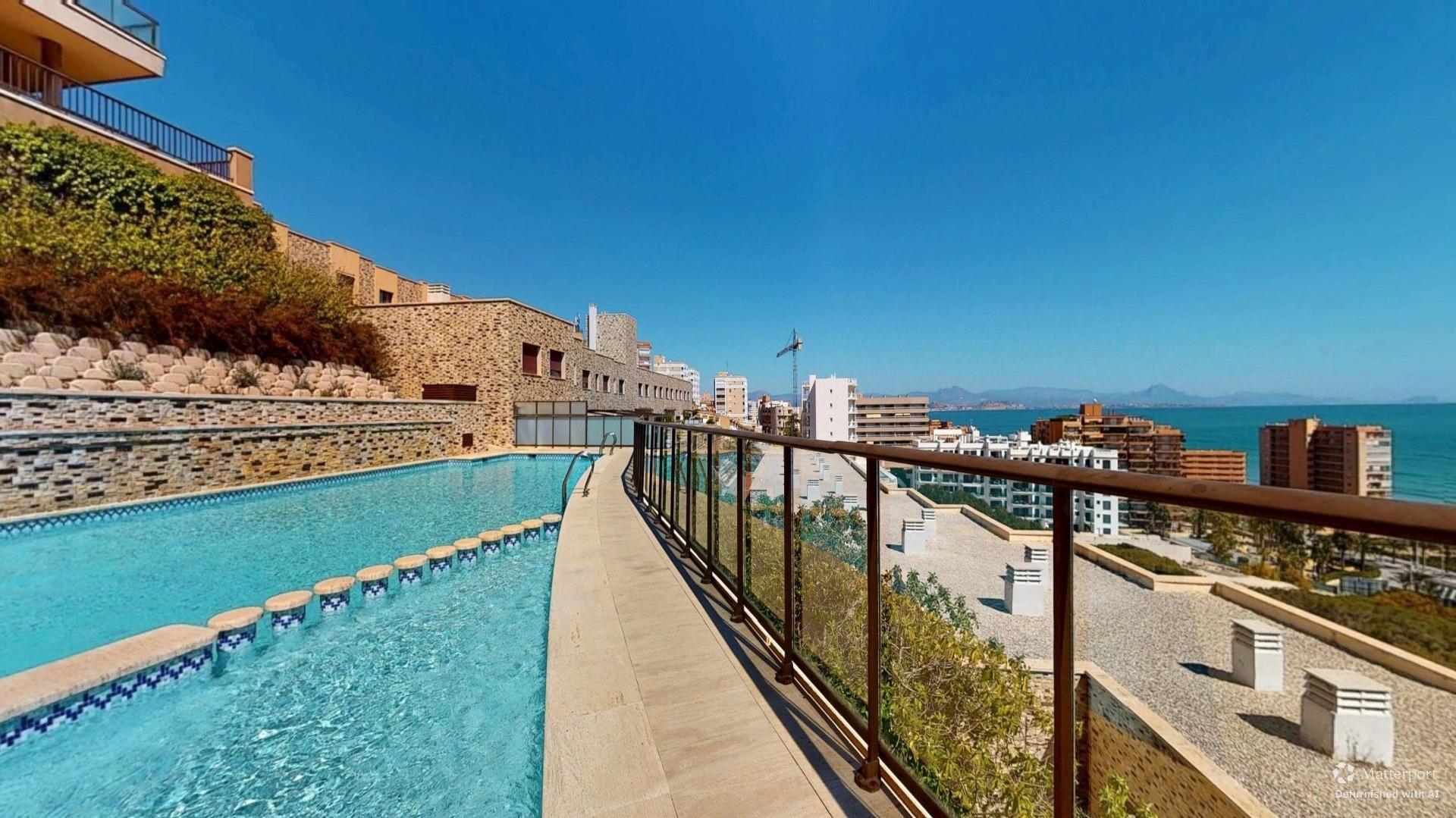 10-2 Exclusivo dúplex en primera línea de playa en Arenales del Sol