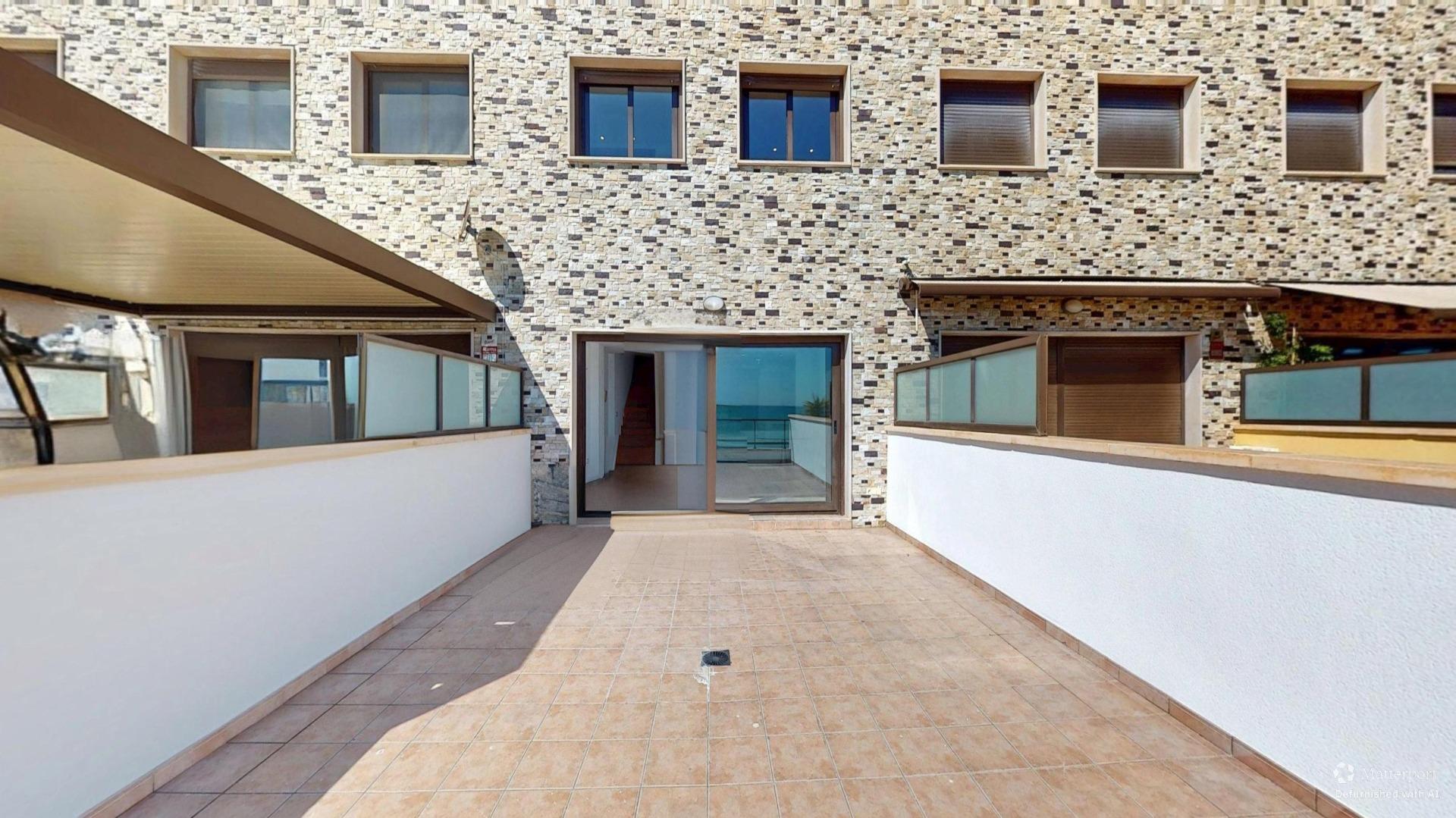 10-3 Exclusivo dúplex en primera línea de playa en Arenales del Sol