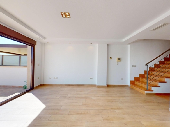 Exclusivo dúplex en primera línea de playa en Arenales del Sol
