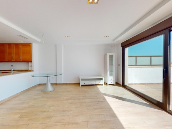 Exclusivo dúplex en primera línea de playa en Arenales del Sol