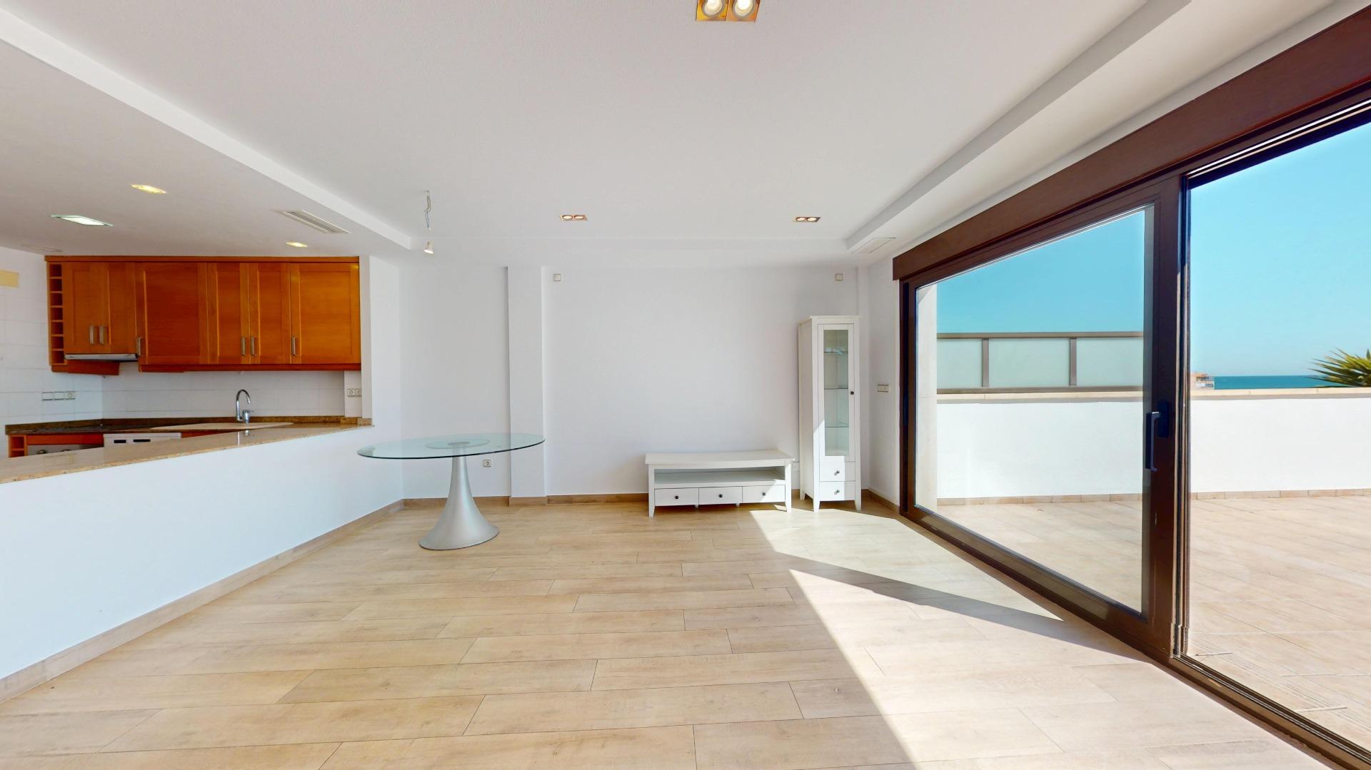 10-7 Exclusivo dúplex en primera línea de playa en Arenales del Sol