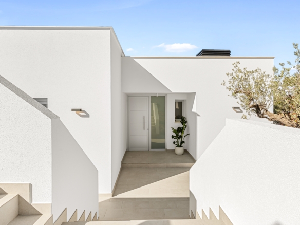 Villa terminada de muy buenas calidades en Cumbre del Sol