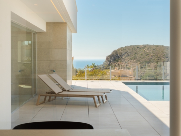 Villa terminada de muy buenas calidades en Cumbre del Sol