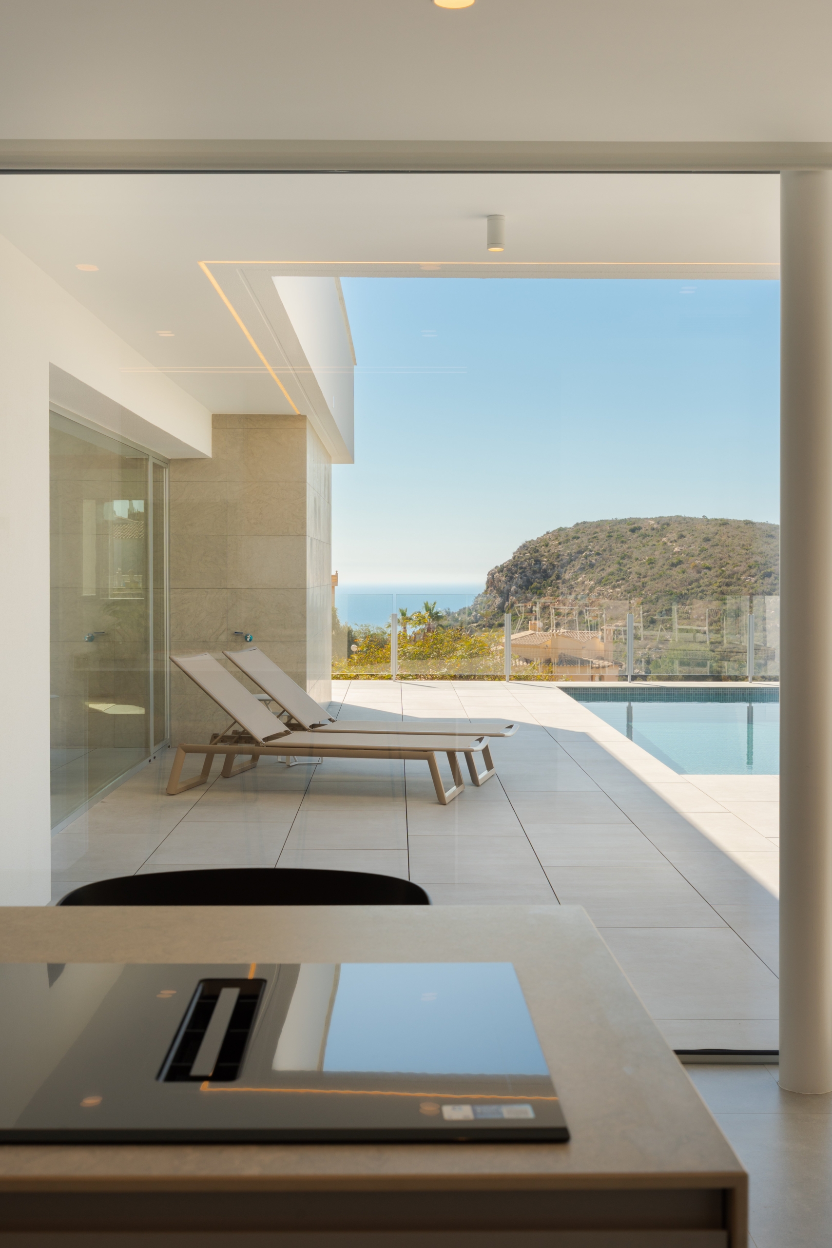 1772798781_DSC03694 Villa terminada de muy buenas calidades en Cumbre del Sol