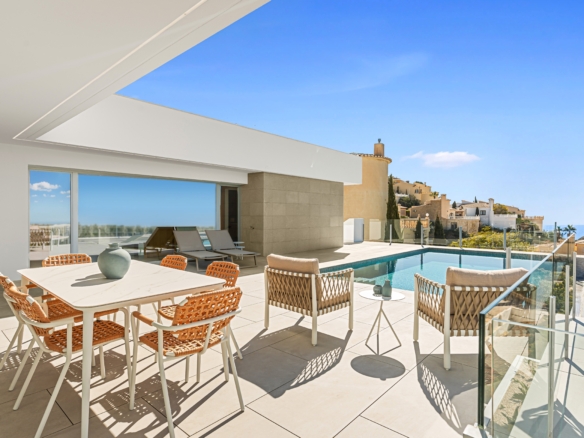 Villa terminada de muy buenas calidades en Cumbre del Sol