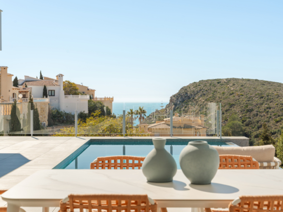 Villa terminada de muy buenas calidades en Cumbre del Sol