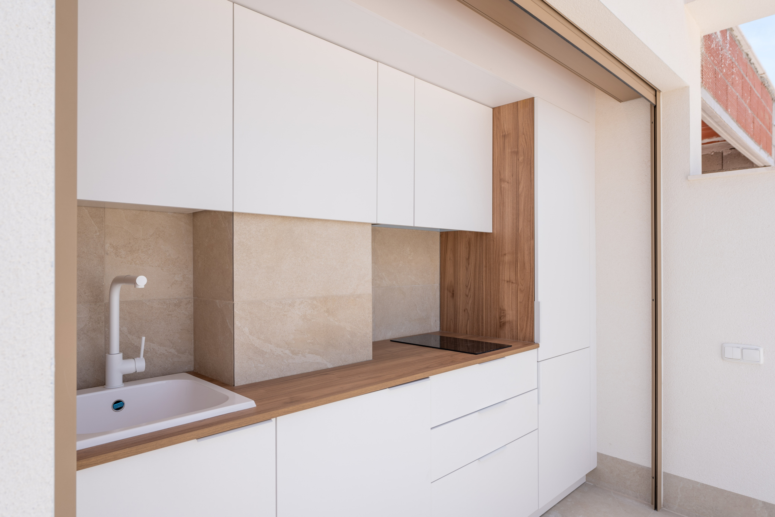 AREAbeach VI – Show House IV (30) Villas en construcion cerca de prestigioso camo de golf en Los Alcázares