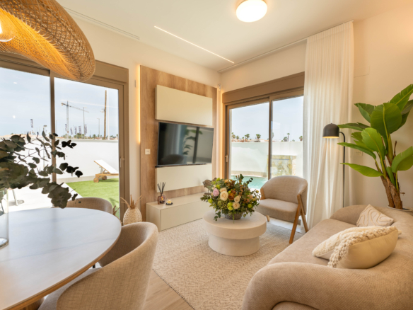 Villas en construcion cerca de prestigioso camo de golf en Los Alcázares