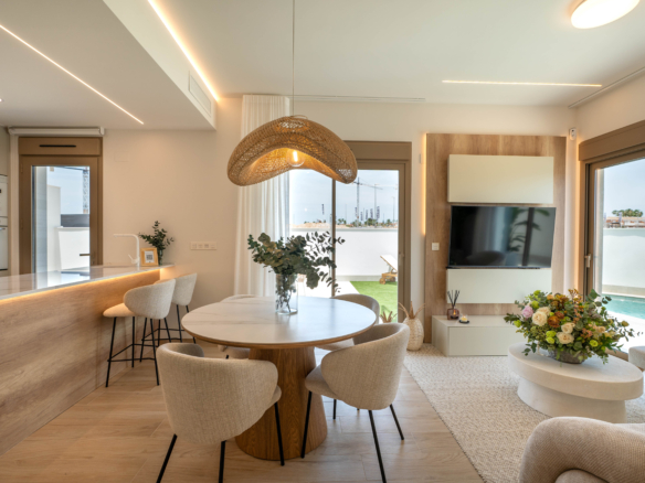 Villas en construcion cerca de prestigioso camo de golf en Los Alcázares