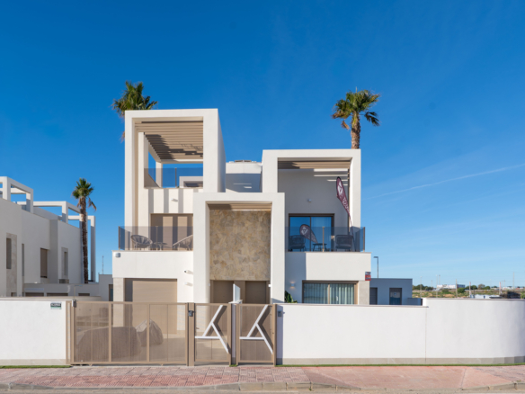 Villas en construcion cerca de prestigioso camo de golf en Los Alcázares