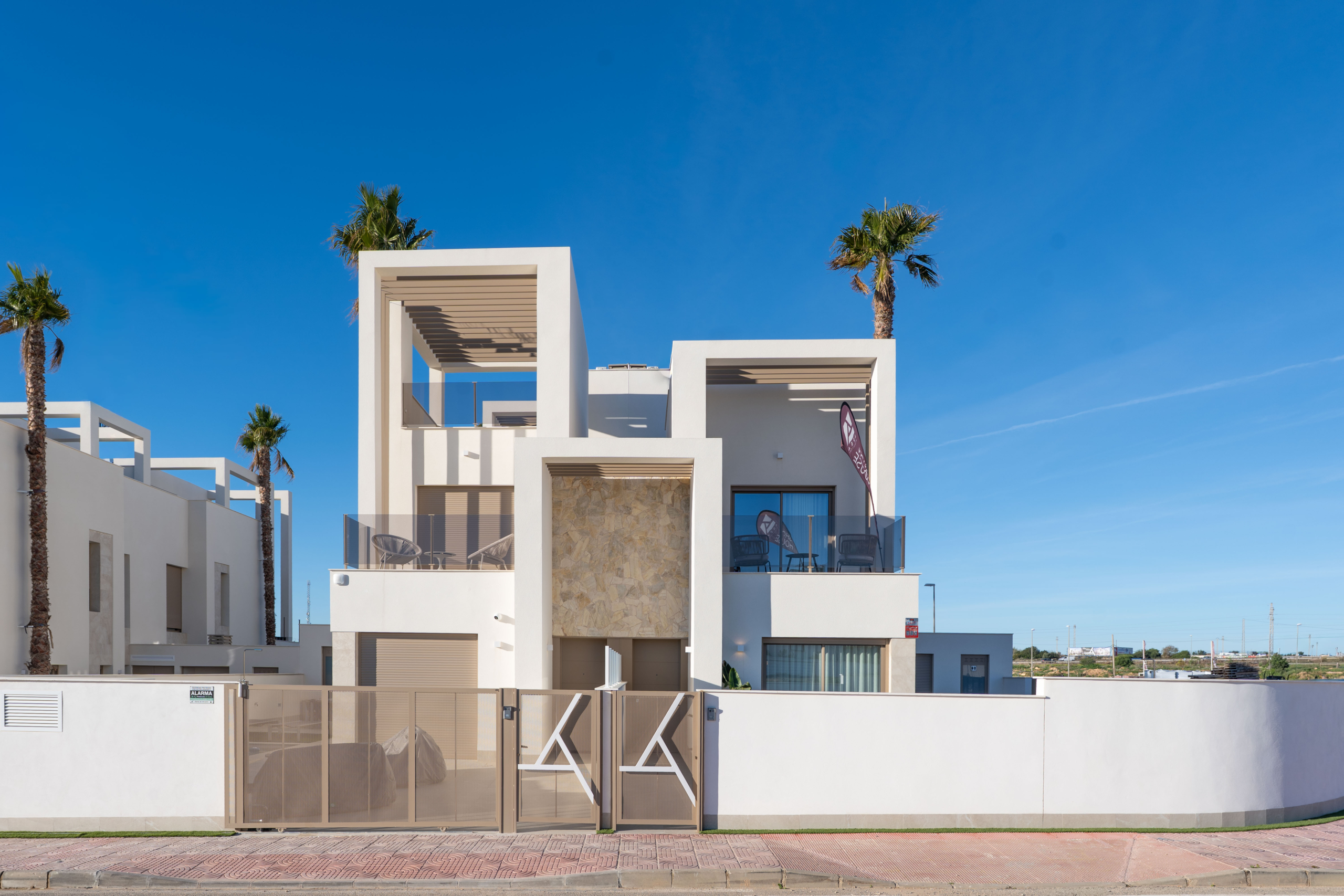 AREAbeach VI – Show House IV (87) Villas en construcion cerca de prestigioso camo de golf en Los Alcázares