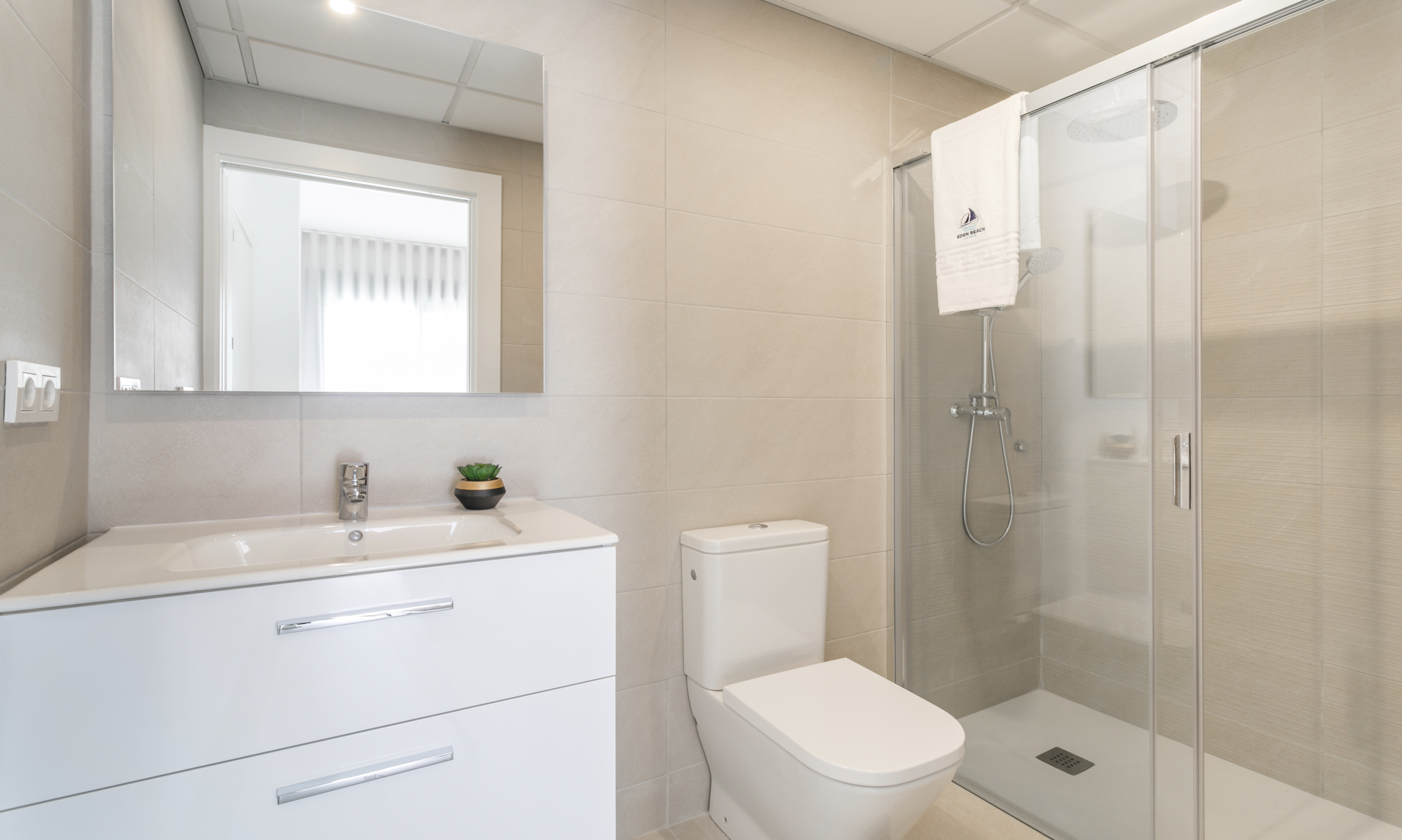B8.1_Eden Beach-apartments-La Mata-Bathroom-May 24_2 Apartamentos de diseño y vistas al Mediterráneo La Mata, Torrevieja