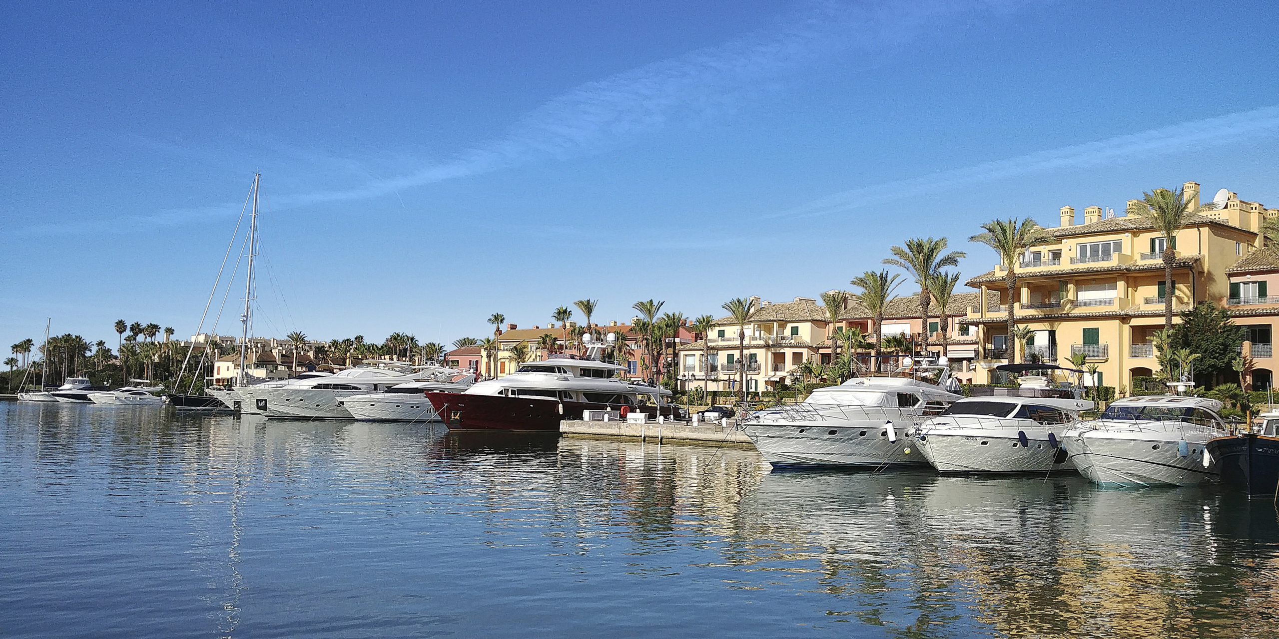 Vivir entre el mar y el golf en Manilva, Málaga