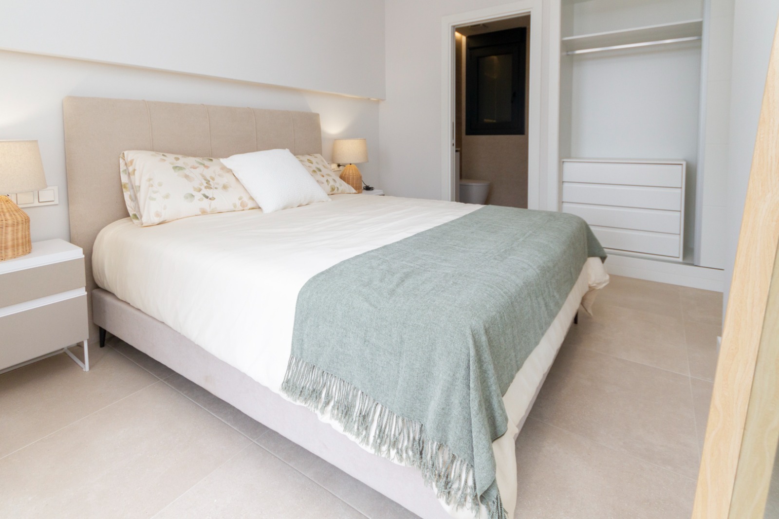 En Denia apartamentos de diseño contemporáneo a pocos pasos del Mediterráneo.