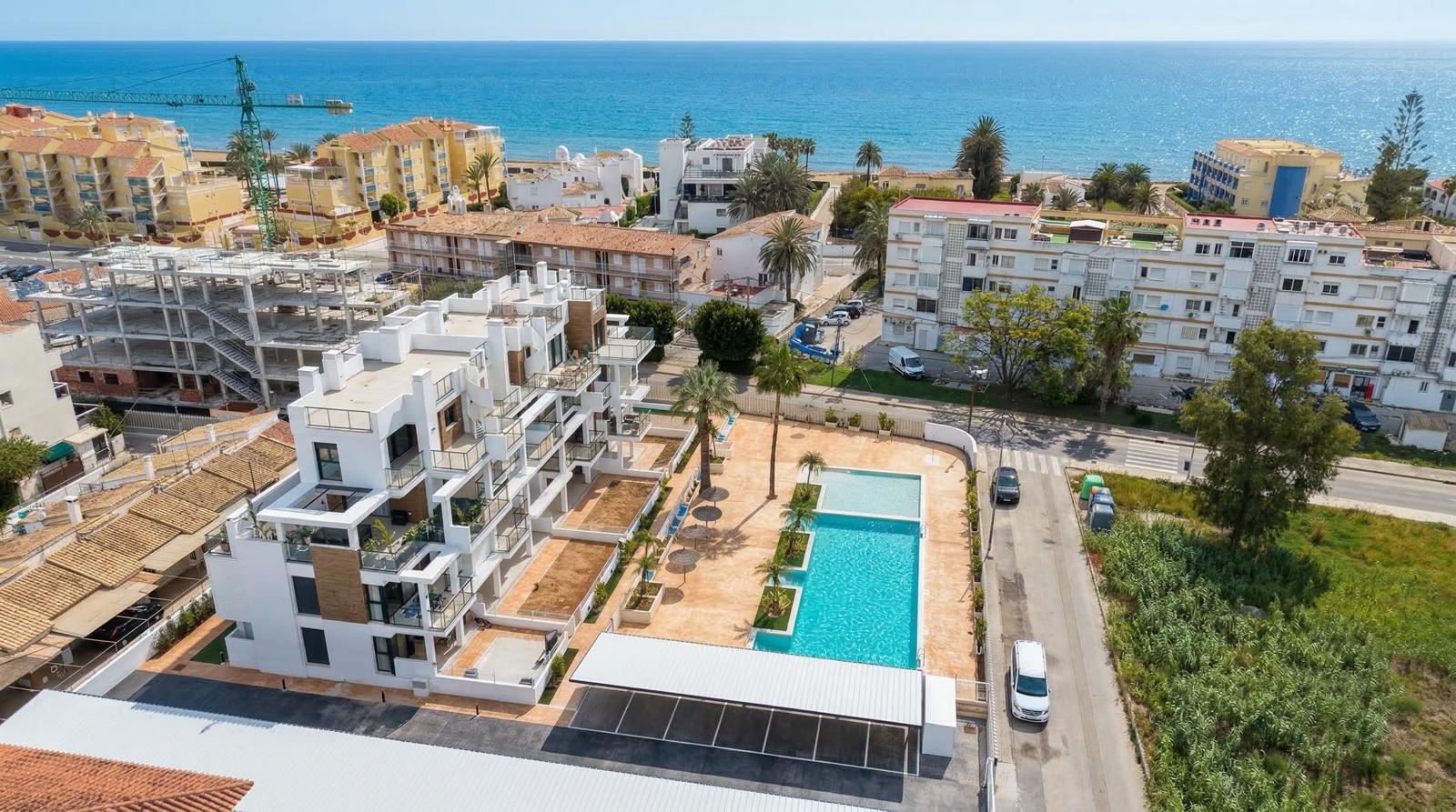 En Denia apartamentos de diseño contemporáneo a pocos pasos del Mediterráneo.