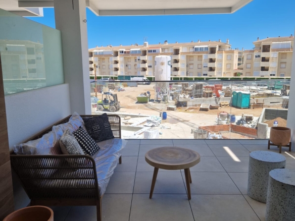 En Denia apartamentos de diseño contemporáneo a pocos pasos del Mediterráneo.