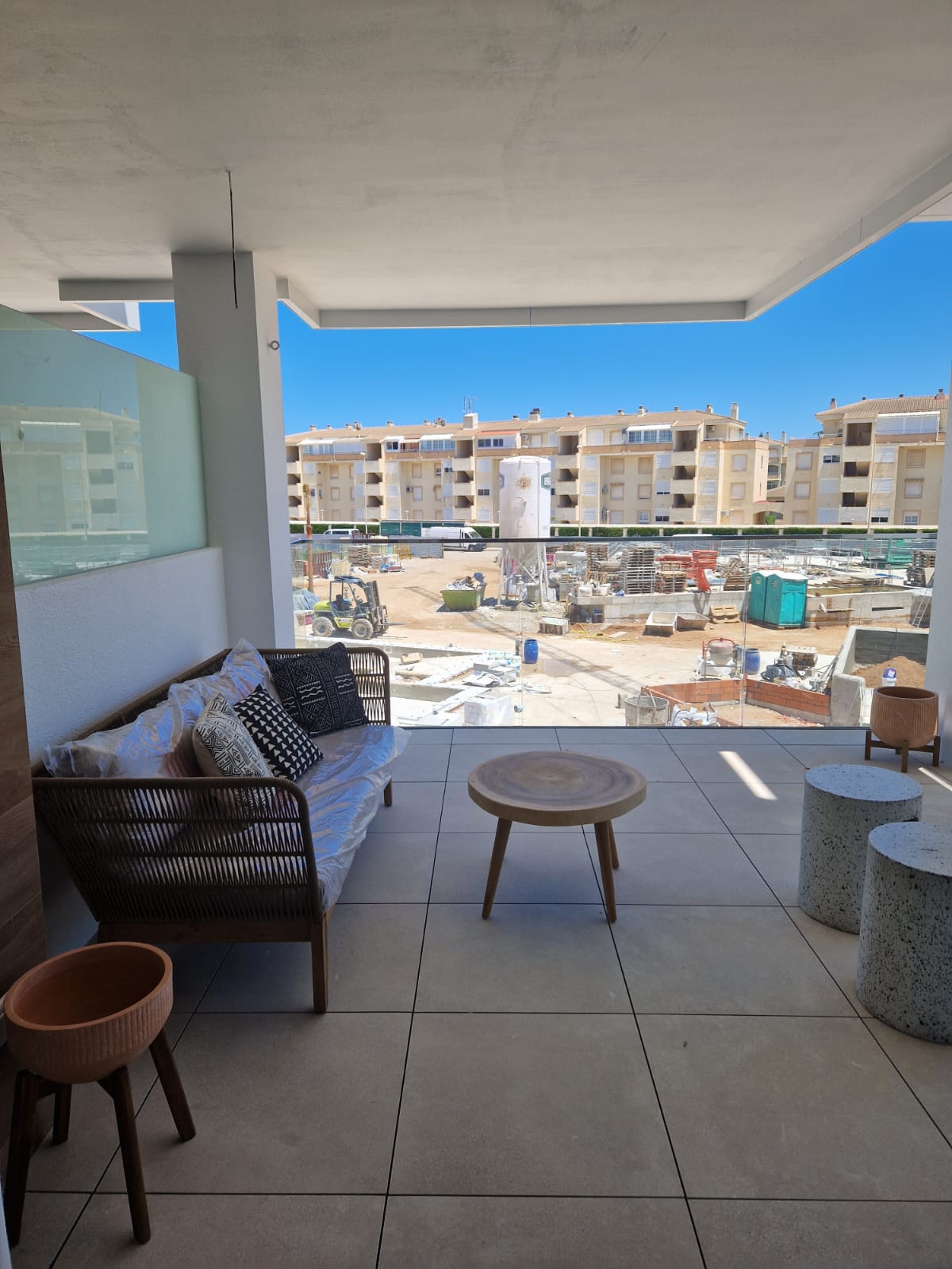 En Denia apartamentos de diseño contemporáneo a pocos pasos del Mediterráneo.