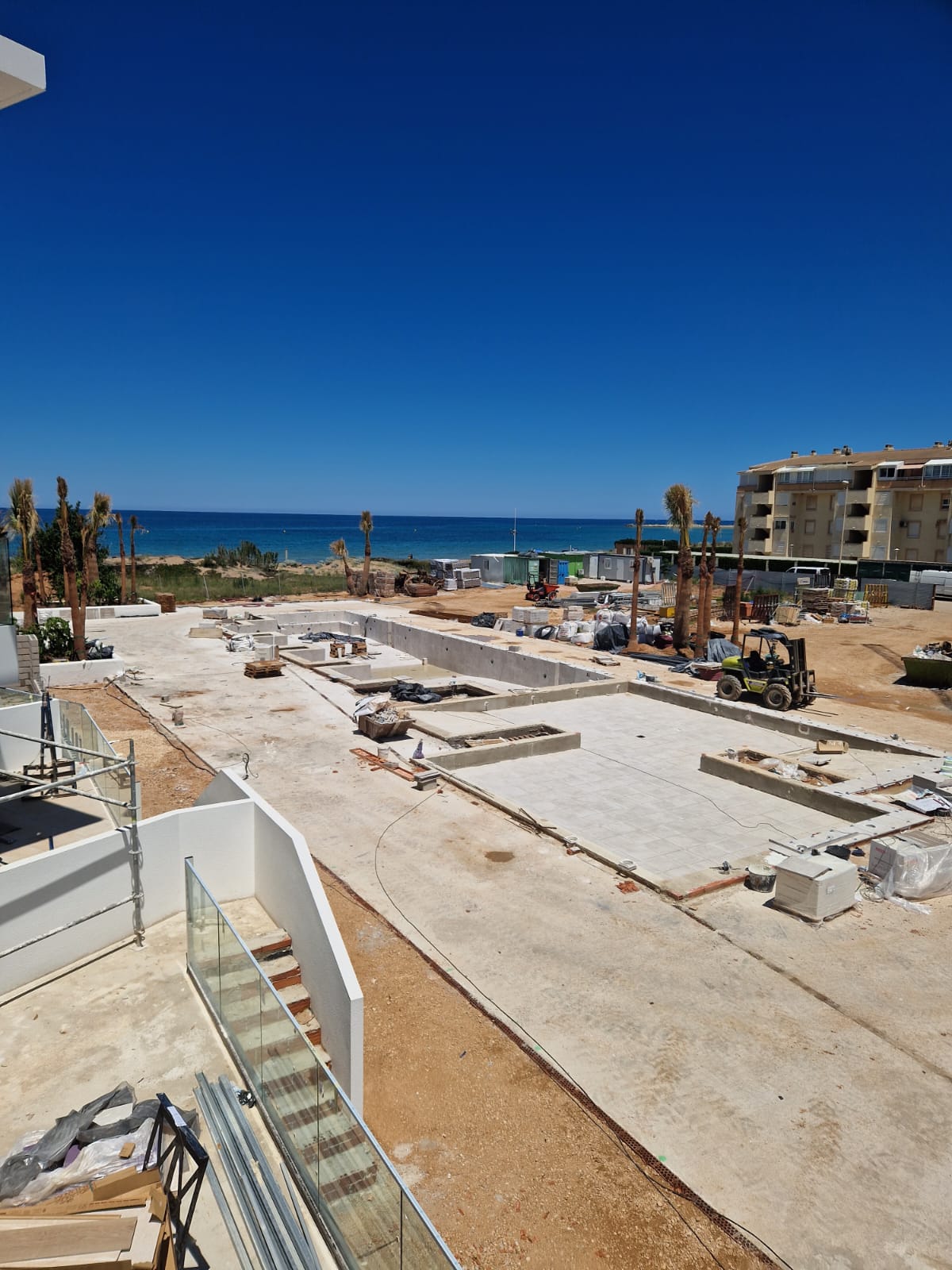 En Denia apartamentos de diseño contemporáneo a pocos pasos del Mediterráneo.