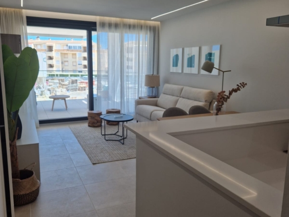 En Denia apartamentos de diseño contemporáneo a pocos pasos del Mediterráneo.