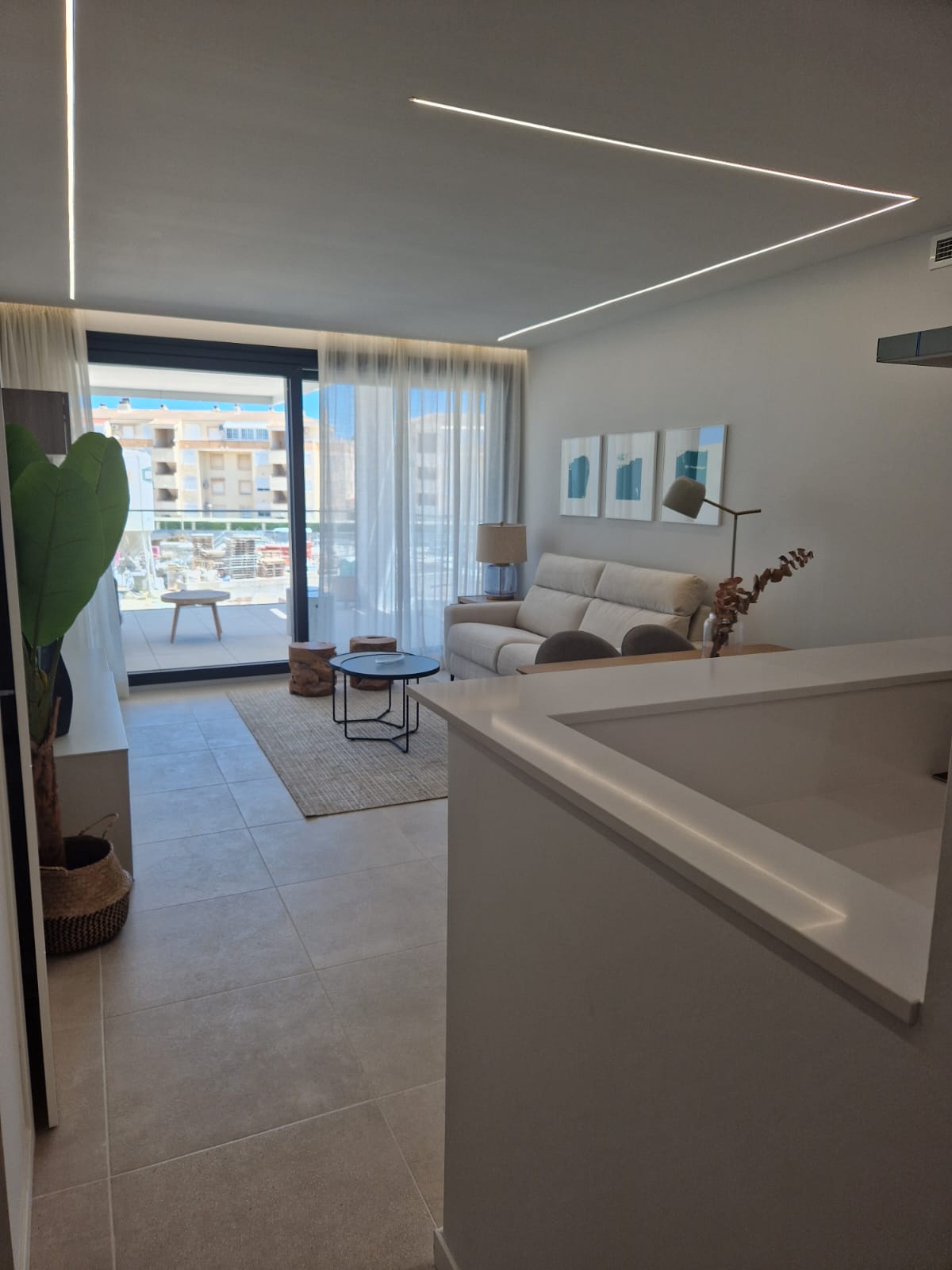 En Denia apartamentos de diseño contemporáneo a pocos pasos del Mediterráneo.