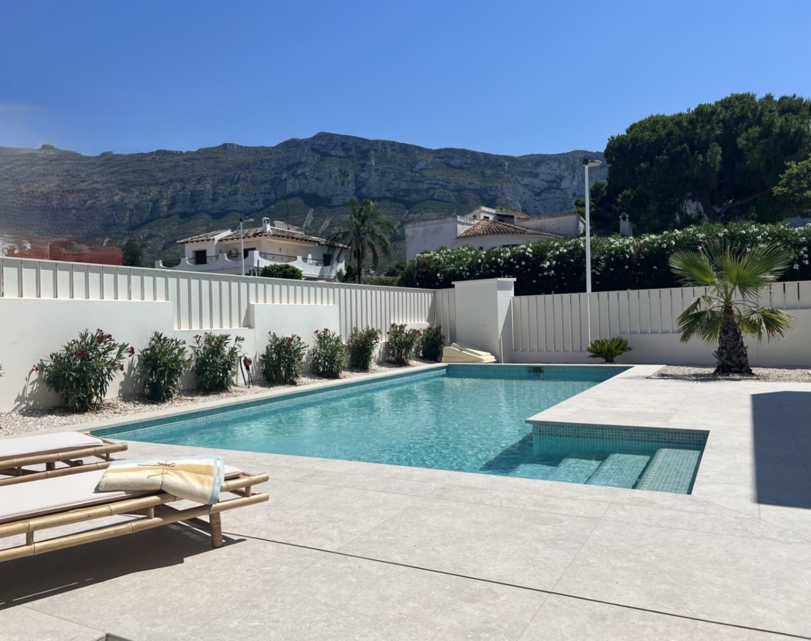 Villa de lujo contemporánea en Dénia