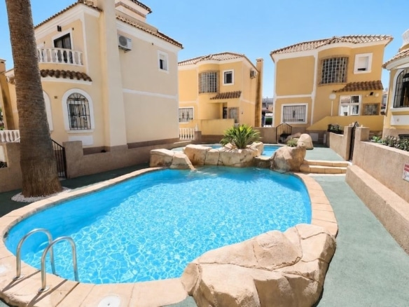 Chalet Independiente en Villamartín, Orihuela Costa