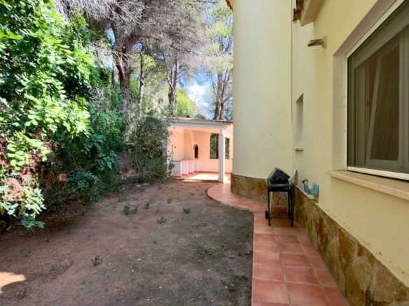 Chalet independiente con vistas al mar y al Montgó