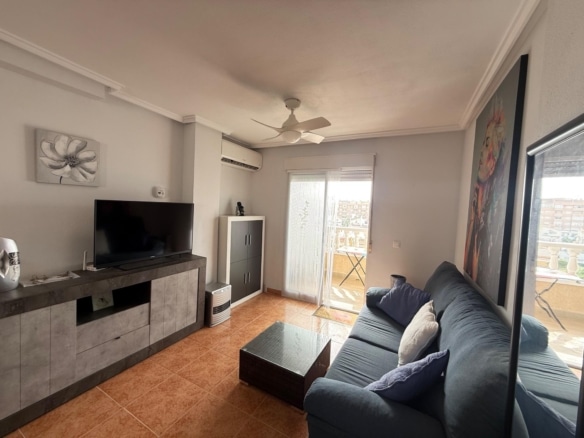Apartamento con terraza, piscina y parking en Nueva Torrevieja