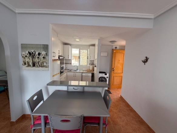 Apartamento con terraza, piscina y parking en Nueva Torrevieja
