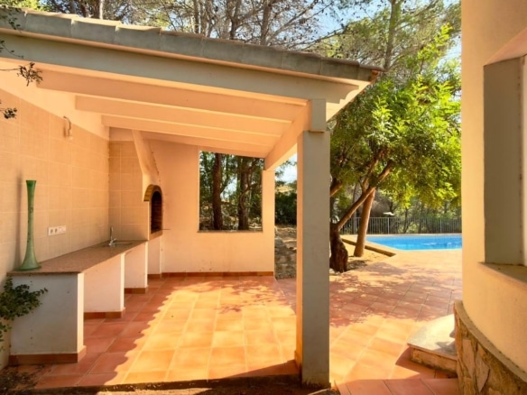 Chalet independiente con vistas al mar y al Montgó