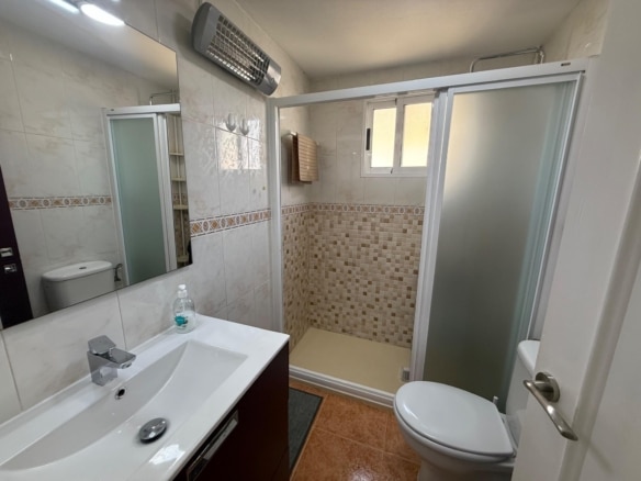 Apartamento con terraza, piscina y parking en Nueva Torrevieja