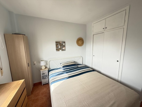 Apartamento con terraza, piscina y parking en Nueva Torrevieja