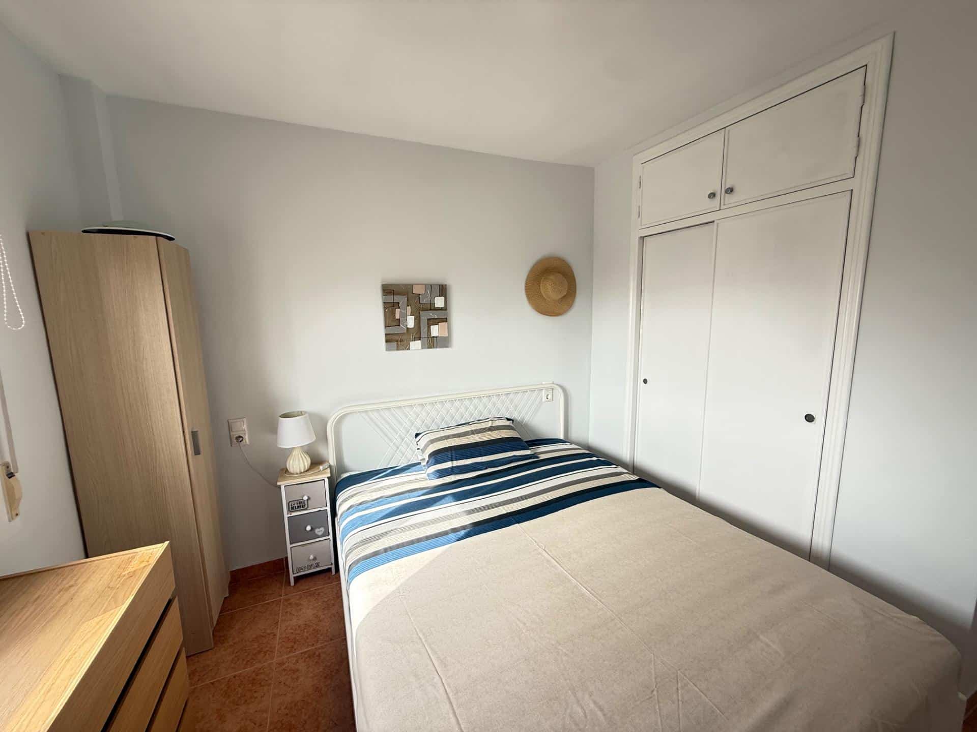 Apartamento con terraza, piscina y parking en Nueva Torrevieja