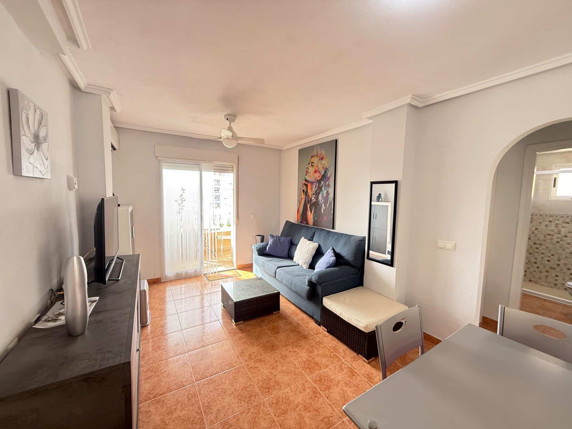 Apartamento con terraza, piscina y parking en Nueva Torrevieja