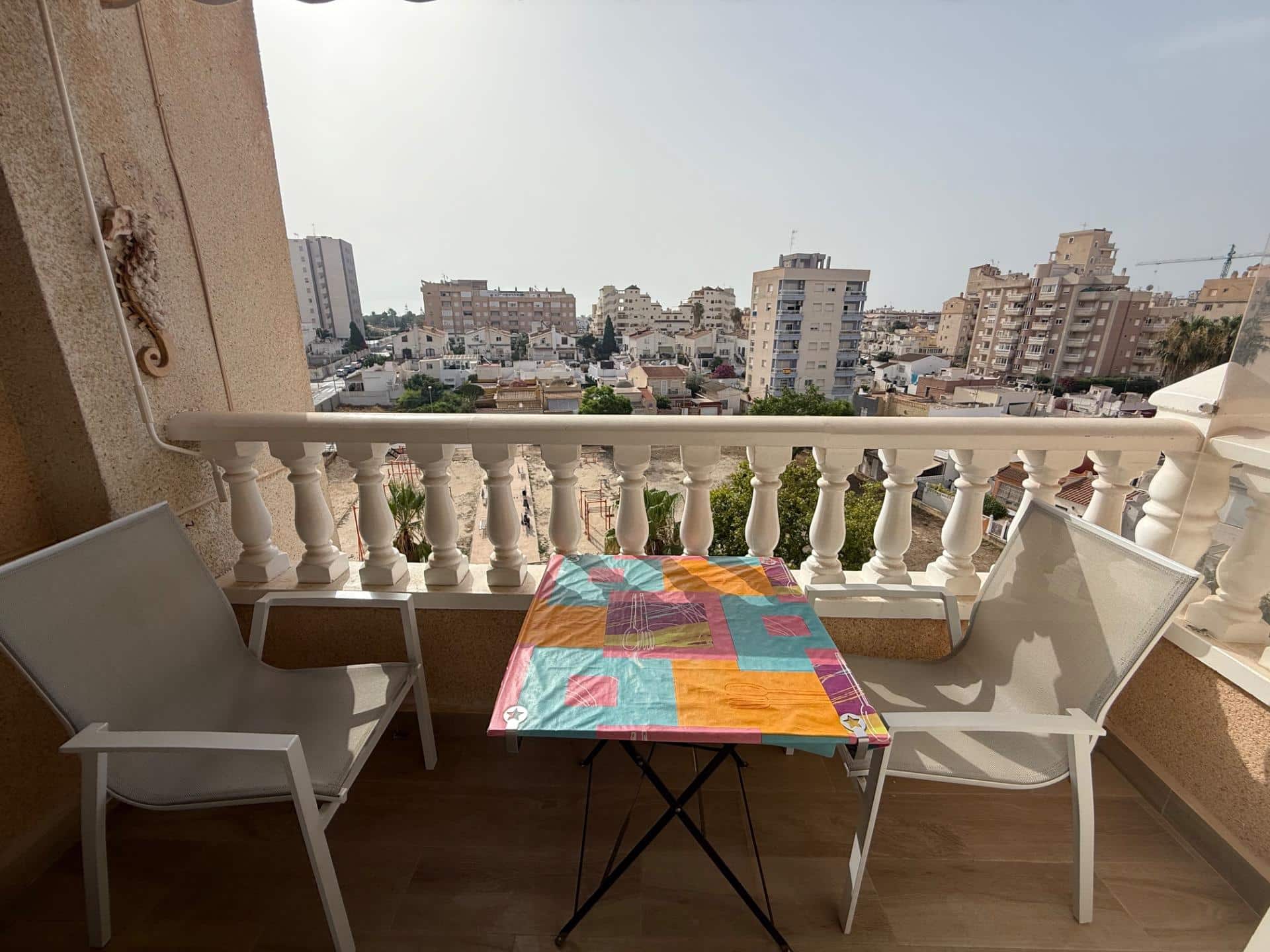 Apartamento con terraza, piscina y parking en Nueva Torrevieja