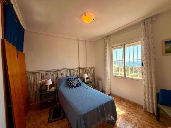 Apartamento con vistas al mar a 100 metros de Playa de Los Locos, Torrevieja