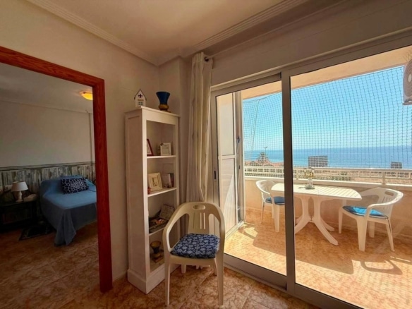 Chalet independiente con vistas al mar y al Montgó