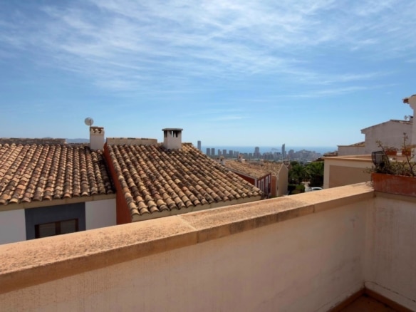 Casa con vistas al mar en Balcón de Finestrat de estilo mediterráneo