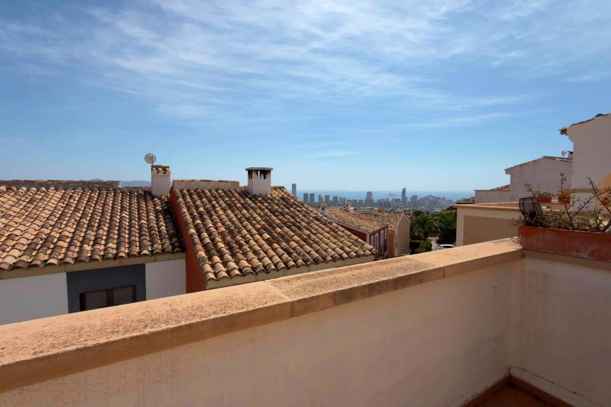 Casa con vistas al mar en Balcón de Finestrat de estilo mediterráneo